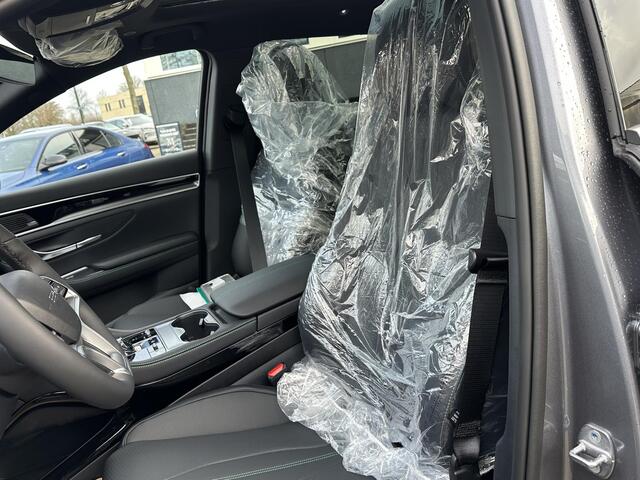 BYD Seal U 1.5 DM-i FWD Comfort VAN: ¤41.900,- VOOR: ¤37.440,- UW EINDEJAARSVOORDEEL: ¤4.460,- | UNIEK IN NL! tot 125km electrisch rijbereik | 6 jaar volledige BYD GARANTIE | NIEUWE AUTO |