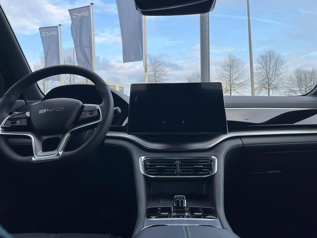 BYD Seal U 1.5 DM-i FWD Boost | ADG Black Edition | Uniek| Black-on-Black| Rode remklauwen| 20 Inch velgen | 1080 KM | Panorama dak | Apple Carplay | Navigatie | 360 graden camera