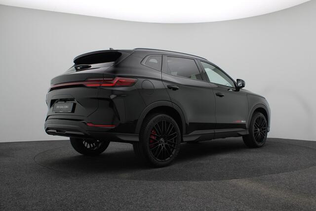 BYD Seal U 1.5 DM-i FWD Boost | ADG Black Edition | Uniek| Black-on-Black| Rode remklauwen| 20 Inch velgen | 1080 KM | Panorama dak | Apple Carplay | Navigatie | 360 graden camera