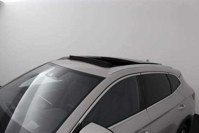 BYD Seal U DM-i Design AWD | 1300KG Trekgewicht | Apple Carplay | Navigatie | 360 graden camera | Panoramadak | 870 km|