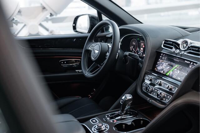 Bentley Bentayga V8 S | Rear Entertainment | Touring Spec | Carbon interior |