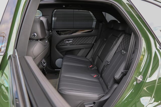 Bentley Bentayga 3.0 V6 462PK Hybrid | NL Auto | Massage + Ventilatie | Nachtzicht | 360 Cam | ACC | Head Up | Lane & Side Assist | Pano | Isolatieglas | Keyless Entry | 22" | Stuurverwarming | Softclose | ¤257.863,- | Apple Carplay | Memory | Led | Mulliner | Touring Pak