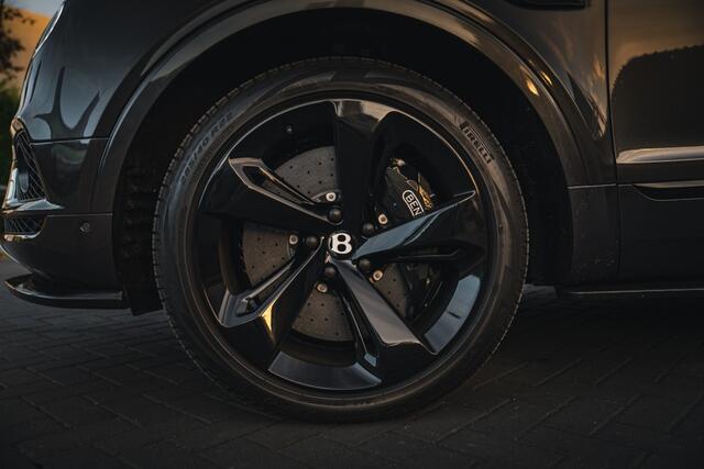 Bentley Bentayga 4.0 V8 Pano, nightvision, softclose, touring pack, premium seats