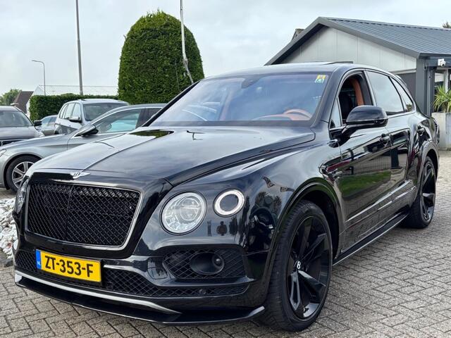Bentley Bentayga 6.0 W12 Mulliner 2018 Zwart Carbon Akraprovic