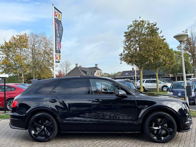 Bentley Bentayga 6.0 W12 Mulliner 2018 Zwart Carbon Akraprovic