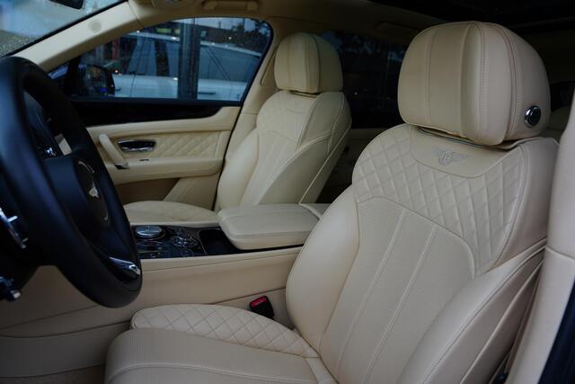 Bentley Bentayga 4.0 V8 / Beige Leder / NAIM
