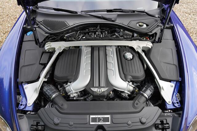 Bentley CONTINENTAL New GT 6.0 W12 "2.800 km" Presented in Moroccan Blue with coloursplit blue leather interior and Burr Walnut veneer, 2.800 kilometers and one owner from new, Newly delivered in Luxembourg, Full Bentley service history,