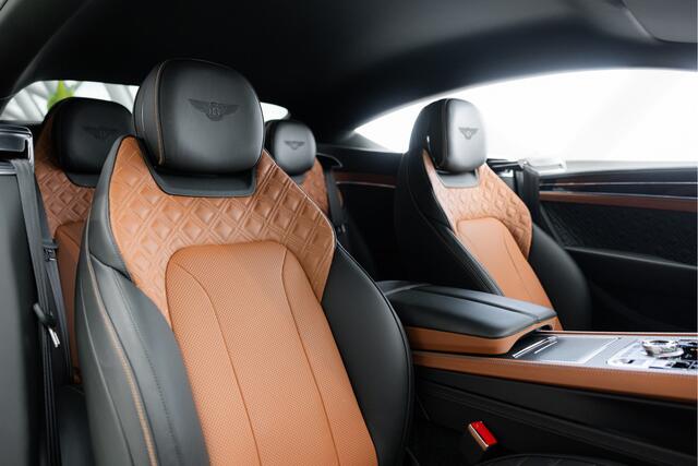 Bentley CONTINENTAL GT 4.0 V8 | Midnight Emerald | Rotating Display | Mulliner Driving Spec |