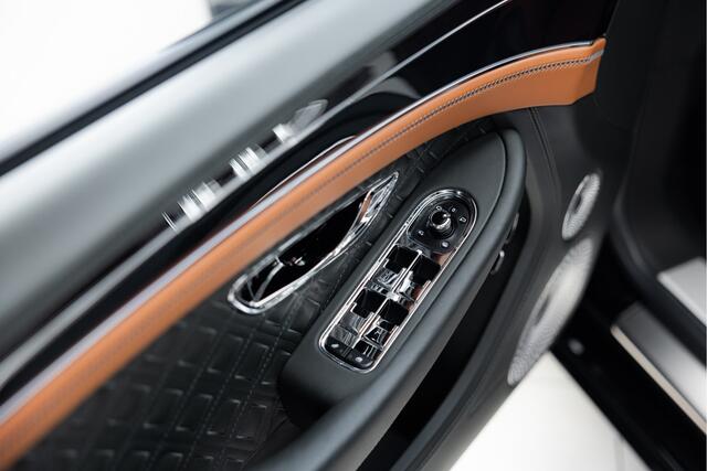 Bentley CONTINENTAL GT 4.0 V8 | Midnight Emerald | Rotating Display | Mulliner Driving Spec |