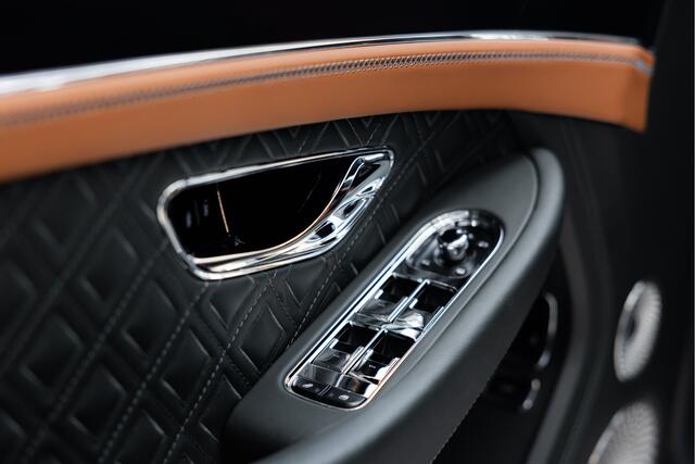 Bentley CONTINENTAL GT 4.0 V8 | Midnight Emerald | Rotating Display | Mulliner Driving Spec |