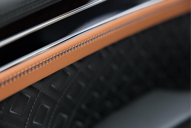 Bentley CONTINENTAL GT 4.0 V8 | Midnight Emerald | Rotating Display | Mulliner Driving Spec |