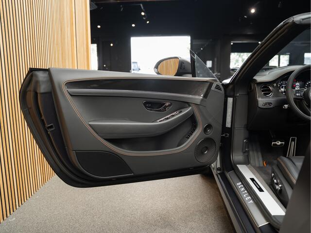 Bentley CONTINENTAL GTC V8 Hybrid Black Edition 1 of 120 4.0 V8 Hybrid Black Edition