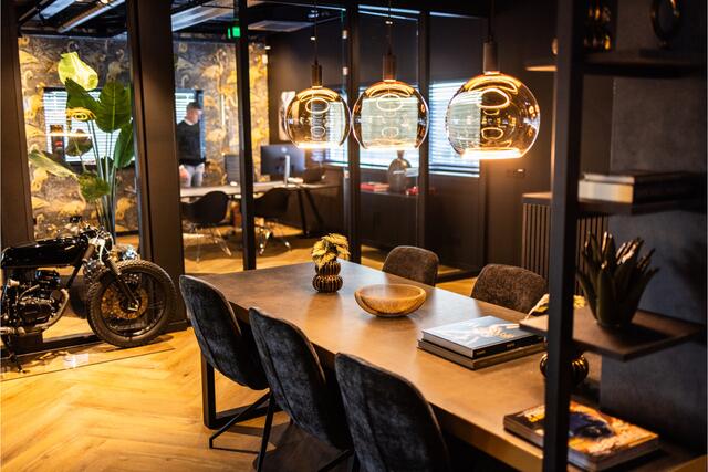 Bentley CONTINENTAL GTC 4.0 V8 550PK | ACC | Nachtzicht | 360Cam | Lane & Side Assist | Carbonpakket | Head Up | Massagefunctie | B&O Sound | File Assist | Nekverwarming | NP ¤366.176,- | Dealer Onderhouden. Mulliner | Blackline | Matrix Beam | Apple Carplay | Keyless Entry