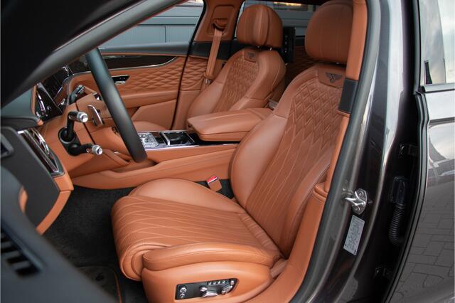Bentley Flying Spur 6.0 W12 635PK | NL AUTO | BTW | Naim | Mulliner |Carbon | Head Up | Massage | Rear Entertainment | Ventilatie Stoelen | Stuurverwarming | Pano | Lane & Side Assist | ACC | Nachtzicht | Isolatieglas | Matrix | Black Pack | Bentley Rotating Display |22" Spe