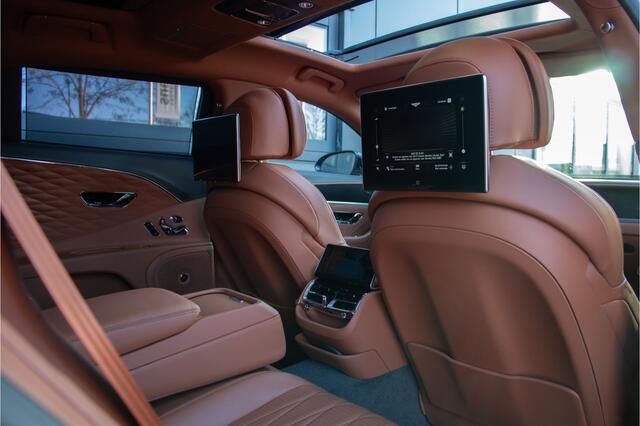 Bentley Flying Spur 6.0 W12 635PK | NL AUTO | BTW | Naim | Mulliner |Carbon | Head Up | Massage | Rear Entertainment | Ventilatie Stoelen | Stuurverwarming | Pano | Lane & Side Assist | ACC | Nachtzicht | Isolatieglas | Matrix | Black Pack | Bentley Rotating Display |22" Spe