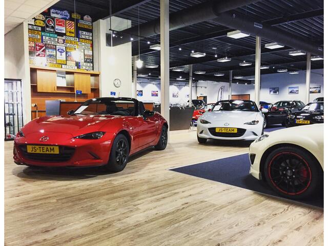 Chevrolet CORVETTE C8 6.2 V8 Stingray Coupe LT3 Z51 497PK 70 Years Edition