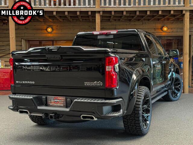 Chevrolet SILVERADO High Country, Widebody, 4Play velgen, LPG, Bedcover in kleur, Adaptieve Cruise control,