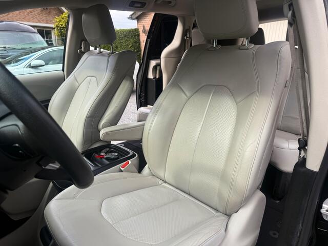 Chrysler GRAND VOYAGER 3.6 V6 LIMITED J.DAIMLER STOW&GO BLACK&WHITE DESIGN