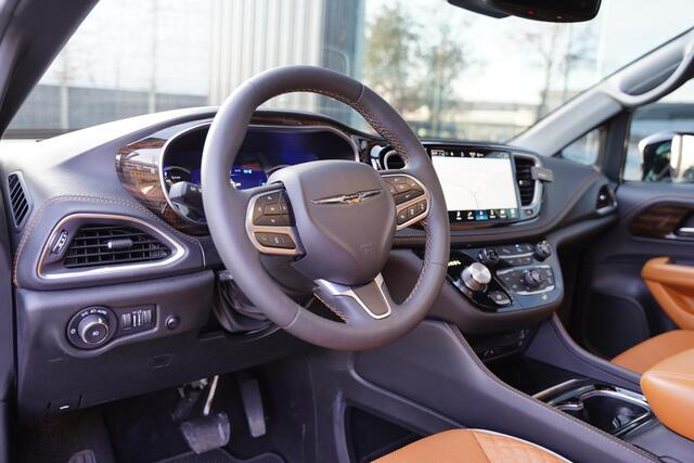 Chrysler PACIFICA 3.6 V6 Hybrid / 7 Persoons / Multimedia