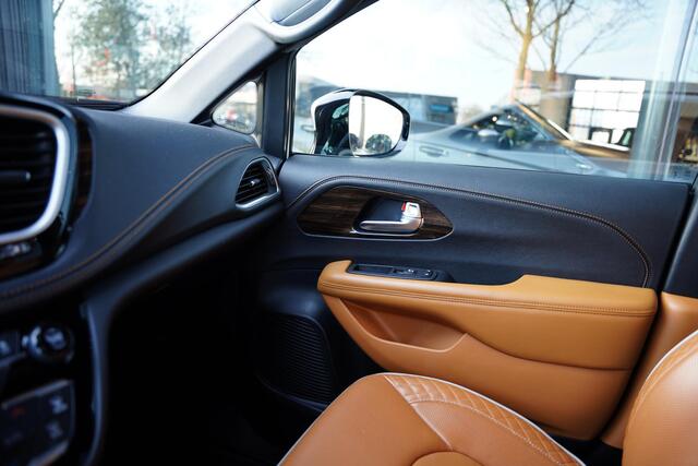 Chrysler PACIFICA 3.6 V6 Hybrid / 7 Persoons / Multimedia