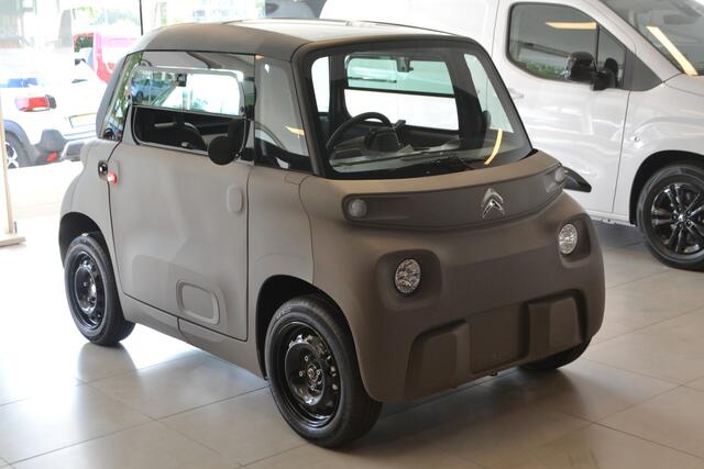 Citroen AMI Brommobiel AMI I AUTOMAAT I 2 Deuren I 2 Stoelen I I PANORAMADAK I LEUKE AUTO VOOR STADSVERKEER OP 50 KM WEGEN OF FIETSPAD INDIEN TOEGESTAAN I RIJKLAAR EN DIRECT LEVERBAAR E. 7.990,- [ OPTIE VERLOOPSTEKKER T.B.V. LAADPAAL BESTELBAAR ] THUIS OPLADEN MET 1