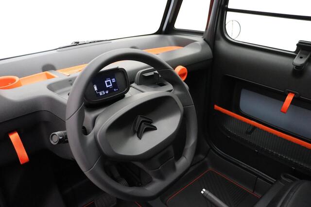Citroen AMI AMI Orange Citroën AMI AMI Orange VERGELIJKBAAR OPEL ROCKS | Rijden vanaf 16 jaar | 100% elektrisch | 75km rijbereik | Beperkt beschikbaar, reserveer nu!|