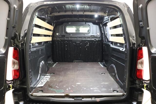 Citroen BERLINGO 1.5 BlueHDI Driver XL 100 PK | Handgeschakeld | Camera | Trekhaak | Betimmering | Climate Control | Cruise Control | Mirror Screen | Bluetooth | 1e eigenaar