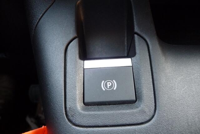 Citroen BERLINGO 1.5 BlueHDI Club AUTM. 130 pk 3 zits