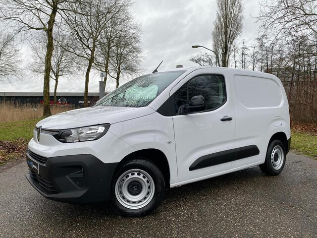 Citroen BERLINGO L1 1.5 BlueHDI 100pk | GEEN BPM | 3-zits | Houten afwerking laadruimte | NAVI | Multimedia | Apple Carplay | Android Auto | DAB+ | Achteruitrijcamera | Dode hoek detectie | Parkeersensoren voor- en achter | Licht- en regensensor | Bestuurdersstoel comfor
