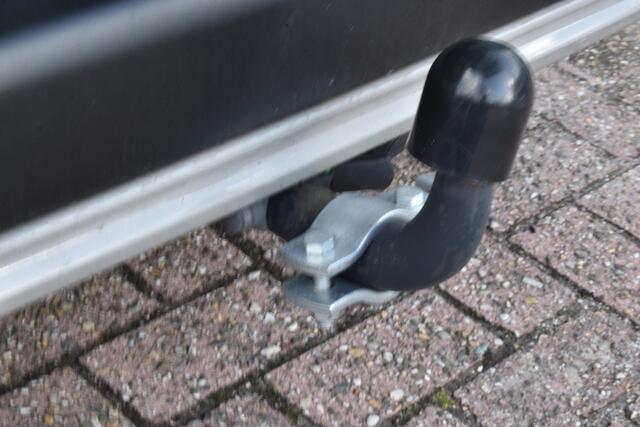Citroen BERLINGO XL PureTech 130 Shine | XTR 7 Zits | Navi | Trekhaak | Camera achter | Airco | 4 Seizoenen banden
