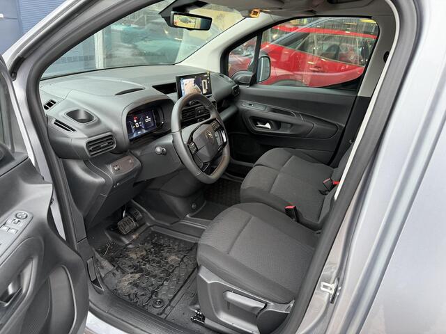 Citroen BERLINGO ë-Berlingo 136 L1 50 kWh | Automaat | 100% Elektrisch | 3 zits | Pack Look | Navigatie | Achteruitrijcamera | Lichtmetalen Velgen | Parkeersensoren | Dodehoekdetectie | DAB | Vloer + zijwand bekleding.