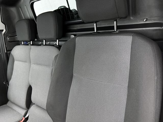 Citroen BERLINGO BlueHDi 100 pk Club | Rijklaar | Trekhaak | 3 zitplaatsen | Apple Carplay / Android Auto | Parkeersensoren achter |