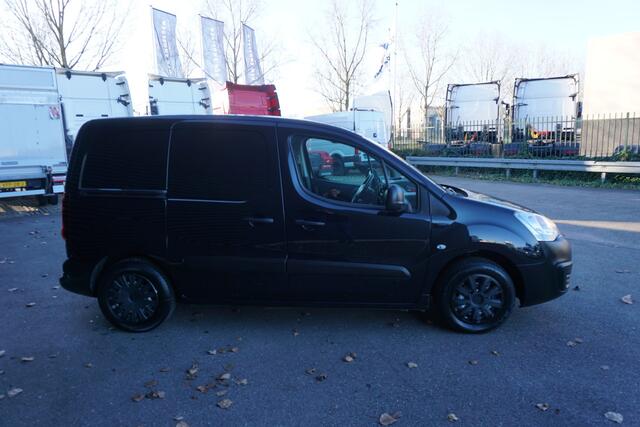 Citroen BERLINGO 1.6 BlueHDI 75pk Euro6 Club Parkeersensoren Cruise control Airco