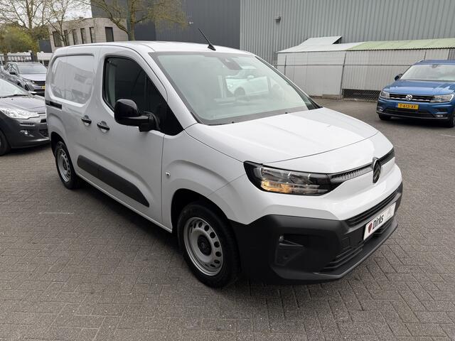 Citroen BERLINGO 130pk Club (Camera - Navigatie - Laadruimte betimmering - 3-zits - Parkeersensoren V+A - Airco - Cruise Controle - Apple Carplay)