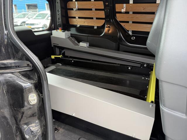 Citroen BERLINGO Rolstoelauto / Scootmobielauto 1.6 BlueHDI 100 Business Economy S&S (Nette Berlingo Automaat met Lift&Go systeem!)