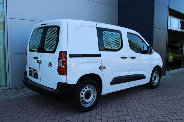 Citroen BERLINGO 1.2 Puretech 130pk Club Automaat 3-zits Airco Navi Rondom sensoren Carplay Euro6 BPM-vrij
