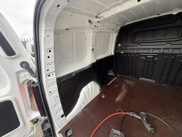 Citroen BERLINGO ë-Berlingo Club 50 kWh 3 Zitplaatsen Climate Control 16" velgen 2x Camera Carplay