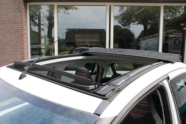 Citroen C1 1.0 VTi Feel Airco, Cruise control, Bluetooth, Elektr. schuif/kantel dak, Parkeersens. A, 15" LMV, Lederen stuur en versnellingspook
