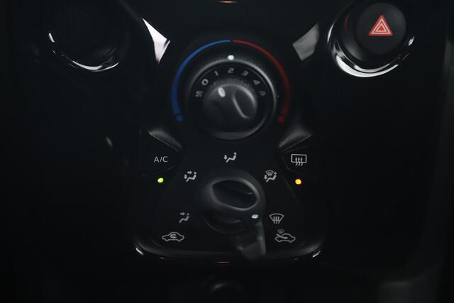 Citroen C1 1.0 VTi Feel Carplay Android Navigatie Achteruitrijcamera Airco Getint Glas