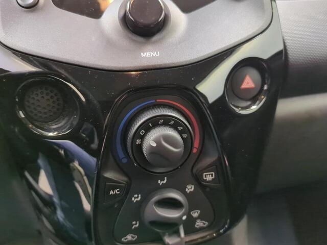 Citroen C1 1.0 VTi 72pk Feel Airco Bluetooth Getinte ramen