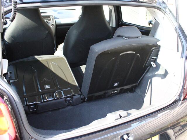 Citroen C1 1.0 e-VTi 70PK Feel 5-drs Airco, ESP, Speed limiter, Bluetooth, Audio