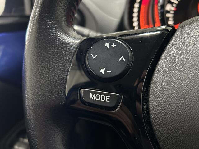 Citroen C1 1.0 VTi Shine Automaat | Camera | Apple Carplay | Climate Control