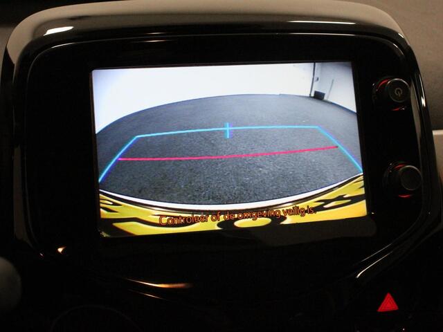 Citroen C1 1.0 e-VTi Shine Airco Achteruitrij Camera Bluetooth Radio Lichtmetalen velgen
