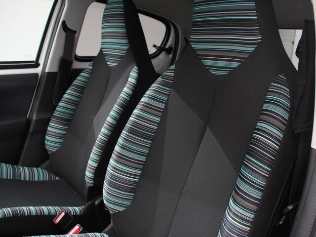 Citroen C1 1.0 e-VTi Shine Airco Achteruitrij Camera Bluetooth Radio Lichtmetalen velgen