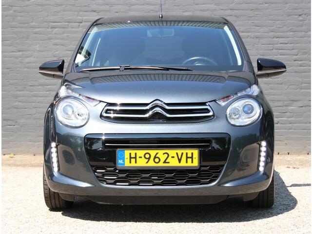 Citroen C1 1.0 VTi Origins | Apple Carplay/Android Auto | Achteruitrijcamera | Climate Control | Bluetooth | Automatisch dimlicht | Radio / MP3 speler met USB + stuurwielbediening | Dealeronderhouden | Lederen stuurwiel | Privacy Glass | 15" lichtmetalen velgen |