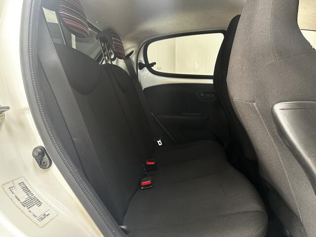Citroen C1 1.0 e-VTi Feel /5-Drs! /Airco /Elek. ramen voor /Bluetooth /AUX & USB /Isofix /LED Dagrijverl. /Bumpers in kleur.