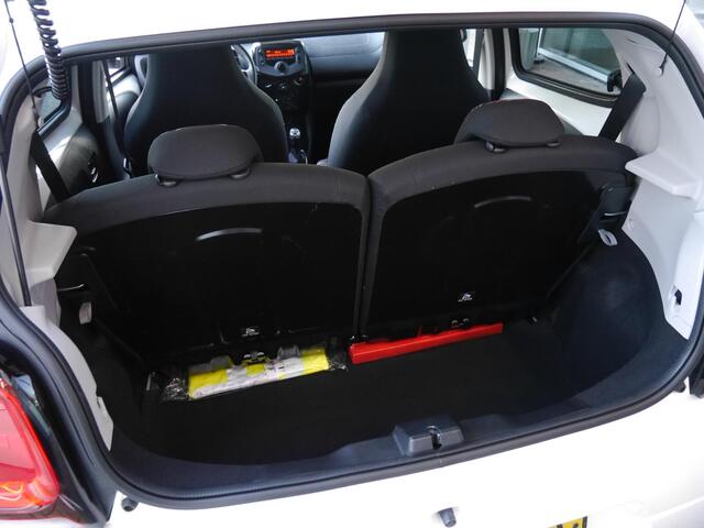 Citroen C1 1.0 VTi Feel | Airco | Getint glas | Snelheidsbegrenzer | DAB Radio | Bluetooth | 5DRS