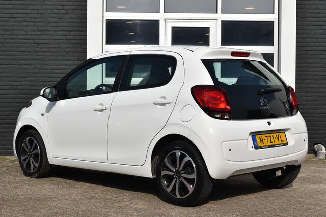 Citroen C1 VTi 72 Shine 5 drs | Airconditioning | Camera achter | Carplay & Android Auto | Parkeersensoren achter | Elektrisch bedienbare en verwarmde buitenspiegels | Lichtmetalen velgen | Isofix bevestigingspunten | DAB+ tuner | Zeer compleet!!