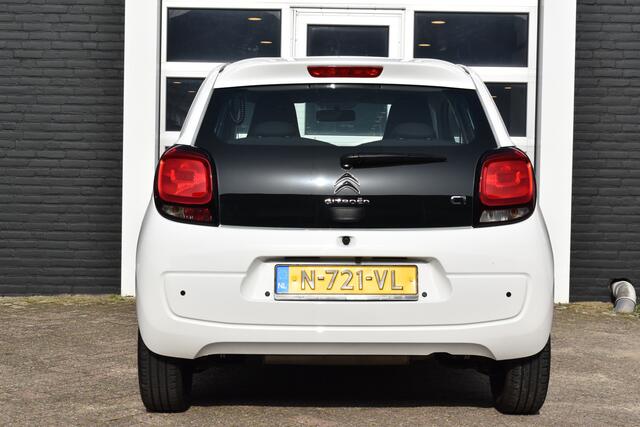 Citroen C1 VTi 72 Shine 5 drs | Airconditioning | Camera achter | Carplay & Android Auto | Parkeersensoren achter | Elektrisch bedienbare en verwarmde buitenspiegels | Lichtmetalen velgen | Isofix bevestigingspunten | DAB+ tuner | Zeer compleet!!