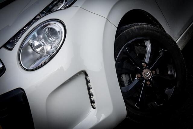 Citroen C1 1.0 73 Pk VTi Origine | NED Auto | 1 Eigenaar | 40 DKM | Uniek Twotone kleurstelling. | Camera | 15 Inch Lmv Zwart | Led | Apple/Android | Airco | Extra getint glas achter |